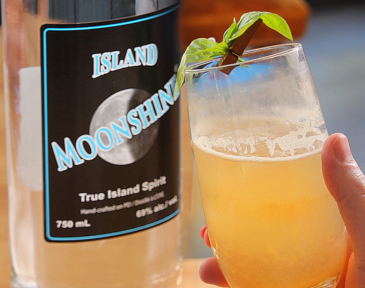 Moonshine Tamarindo